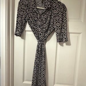 Laundry By Shelli Segal Black and Cream Geometric Wrap Dress